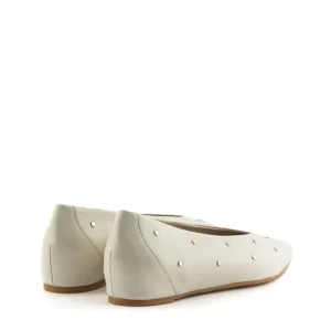 Bailarina tachas cuña piel blanco | WONDERS Online