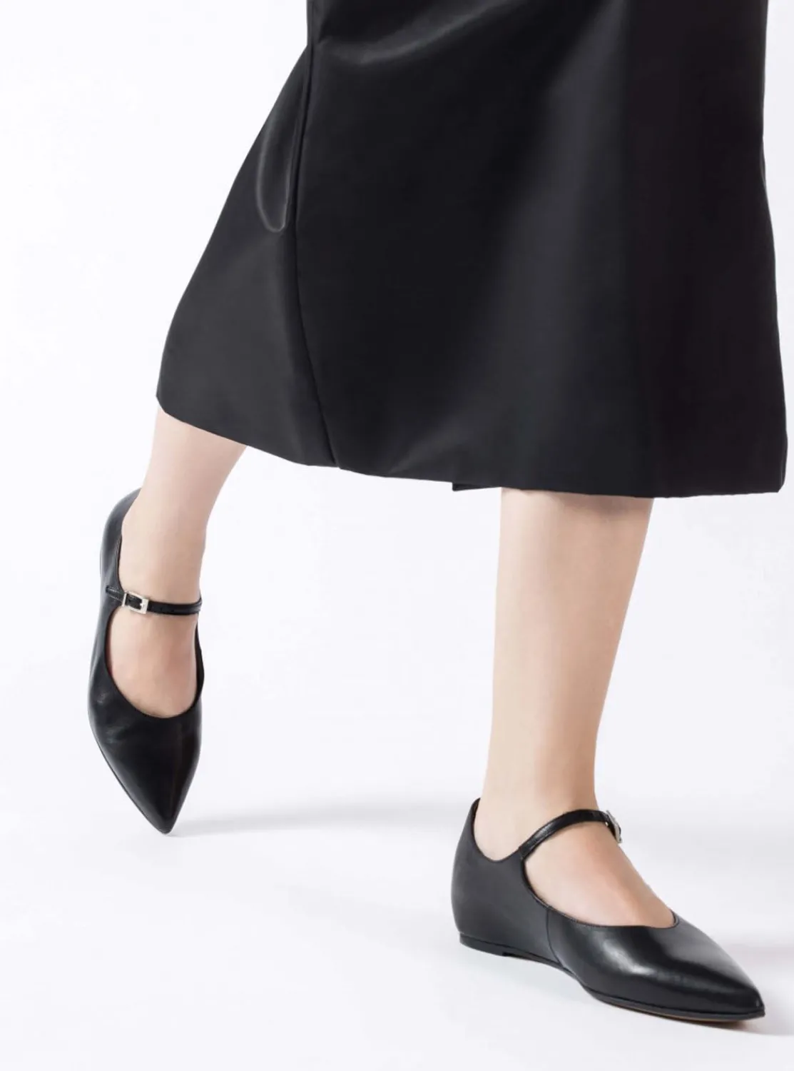 merceditas_cua_piel_negro_1.webp Merceditas cuña piel negro | WONDERS Clearance