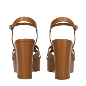 Sandalia plataforma piel cuero | LOLA CRUZ Fashion